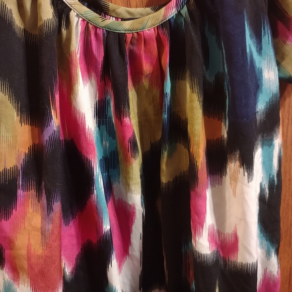 Open Shoulder Abstract Tank - Picture 2 of 2